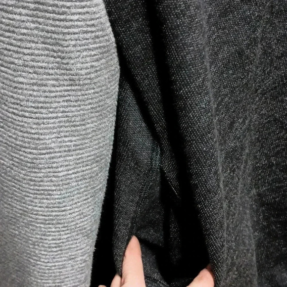 Studio One Black and Gray Cardigan - Picture 3 of 8